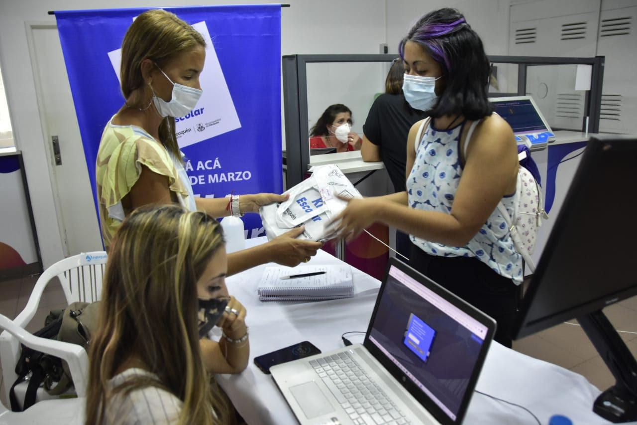 retiro de kits escolares muni