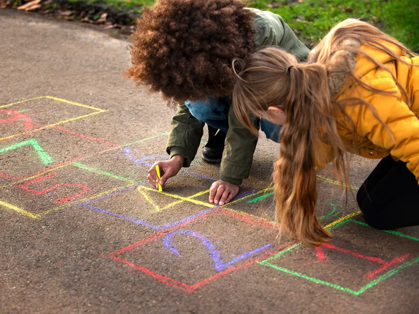 niños_jugando_rayuela_ST