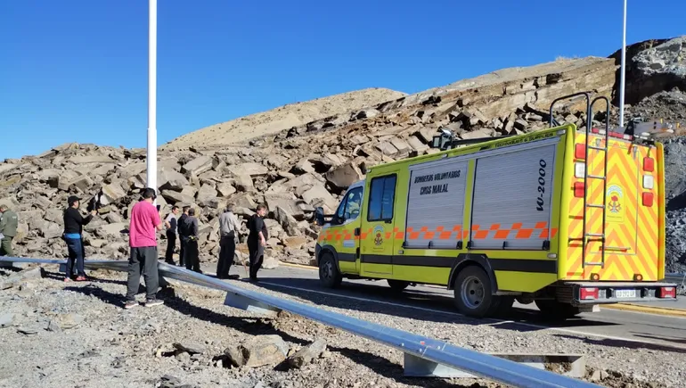 desmoronamiento-cerro-virgen-chos-malal (1)