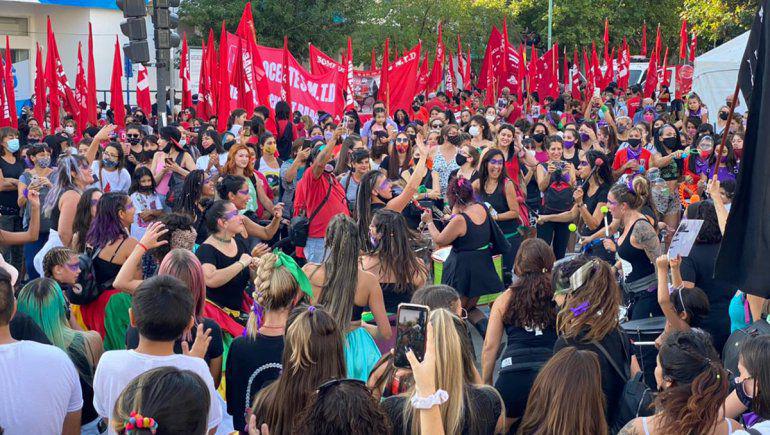 8m-dia-la-mujer-marcha-centro-neuquen