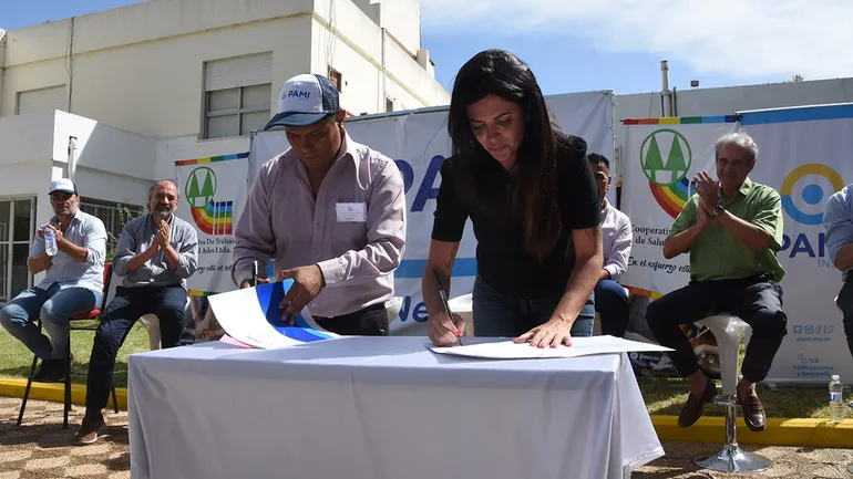 pami-luana-volnovich Firma