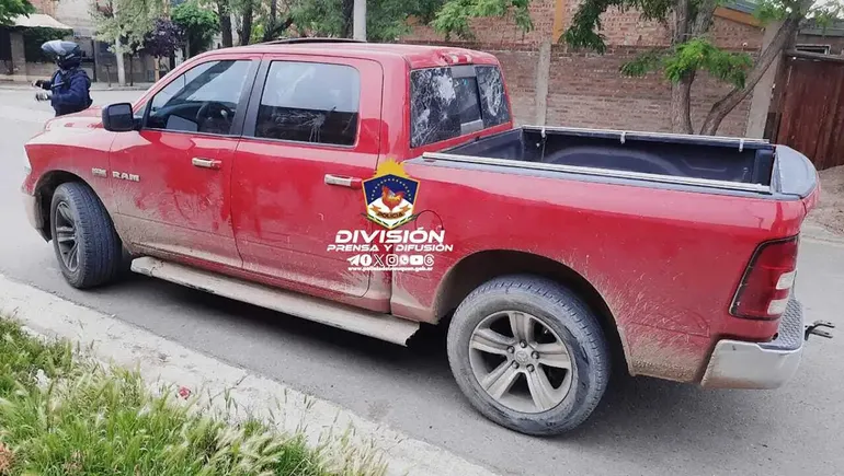 camioneta-ram-rojajpg