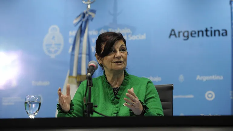 la-ministra-trabajo-raquel-kelly-olmos-brindo-una-conferencia-prensa