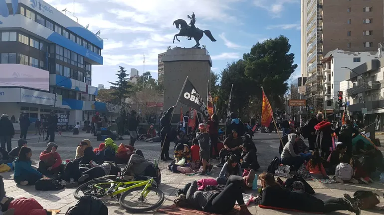 acampe-organizaciones-avenida-1808 (1)