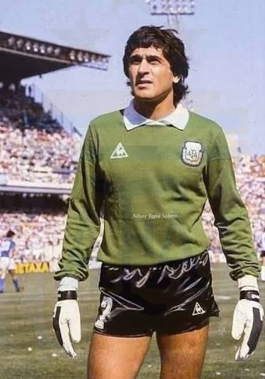 1950 — Nace Ubaldo Pato Fillol