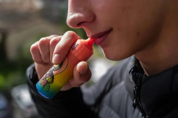 600x400_vapeo-trampa-brillante-enferma-adolescentes-tucumanos-1081474-202346