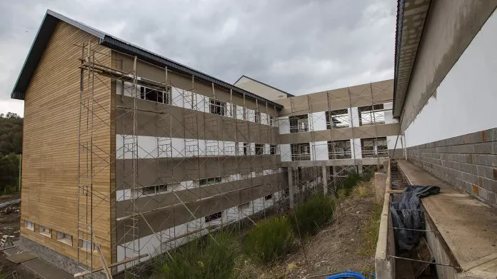 Hospital-San-Martin-de-los-Andes_1676-696x391