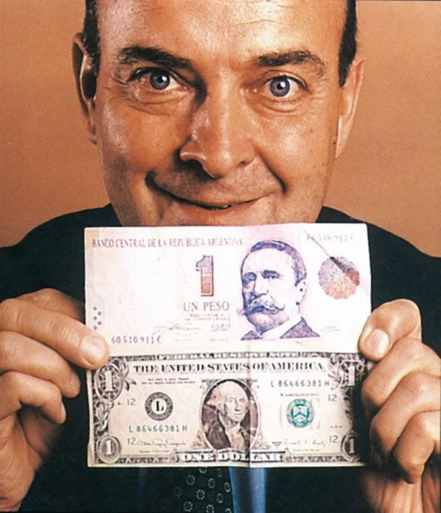 Cavallo-Un-dólar-un-peso-880x1024-1
