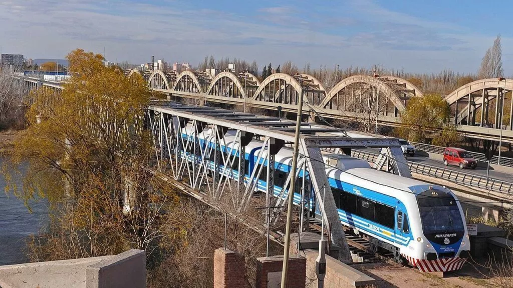 puente-rio-neuquen-tren-valle