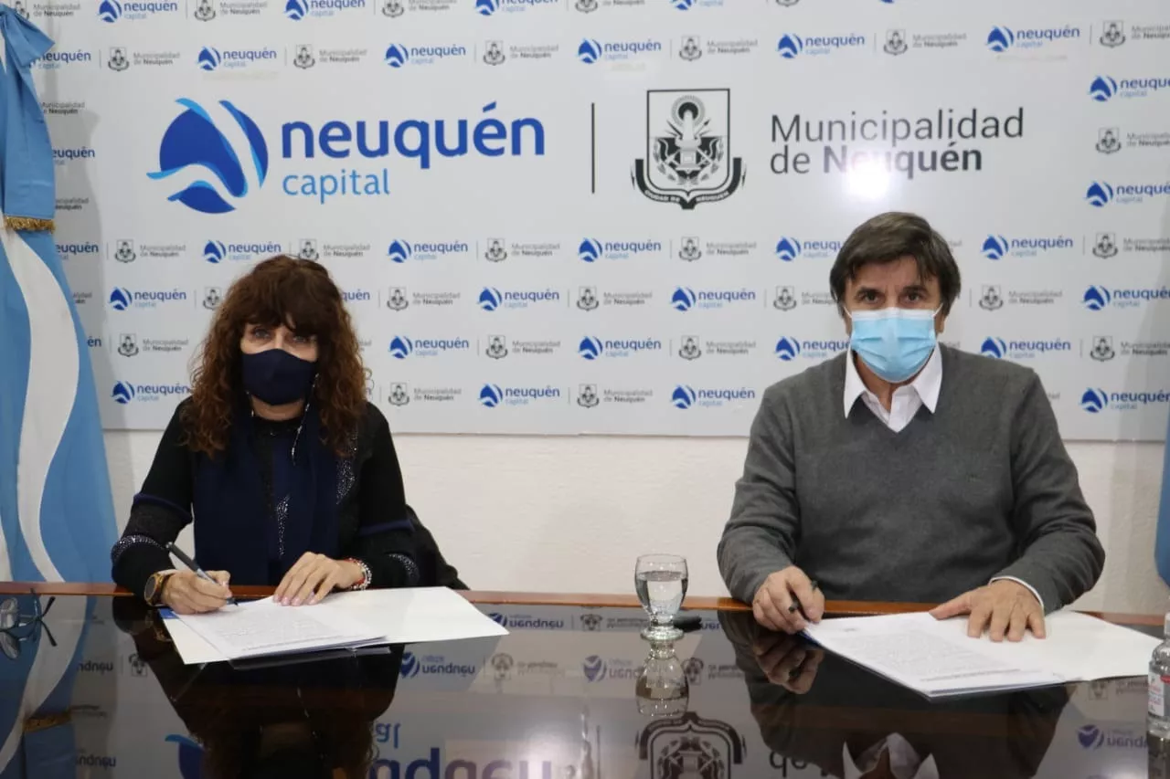 Pasqualini junto a director del INTA Carlos Magdalena