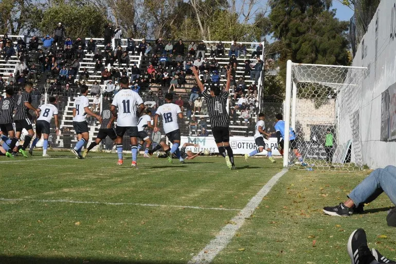 cipolletti-festejos-vs-brown-madrynjpg