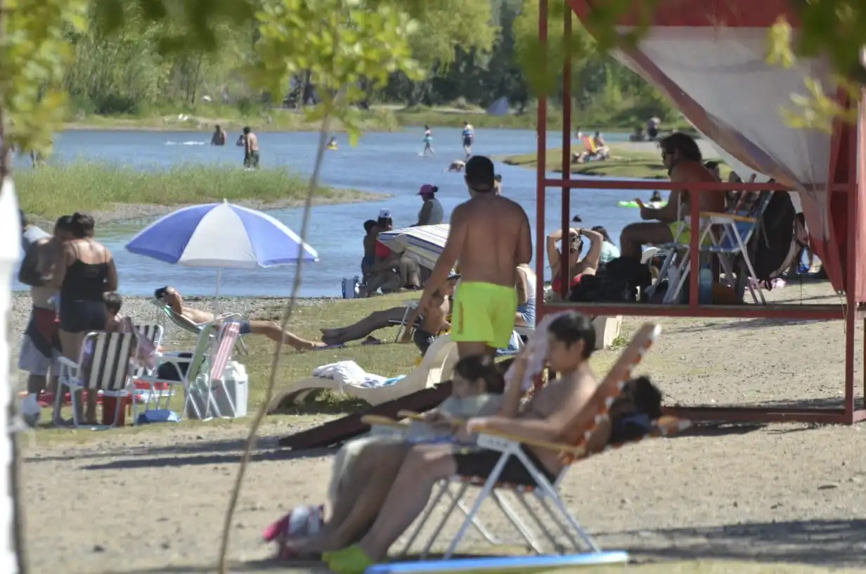 neuquen-calor-verano-rio-yamil-regules