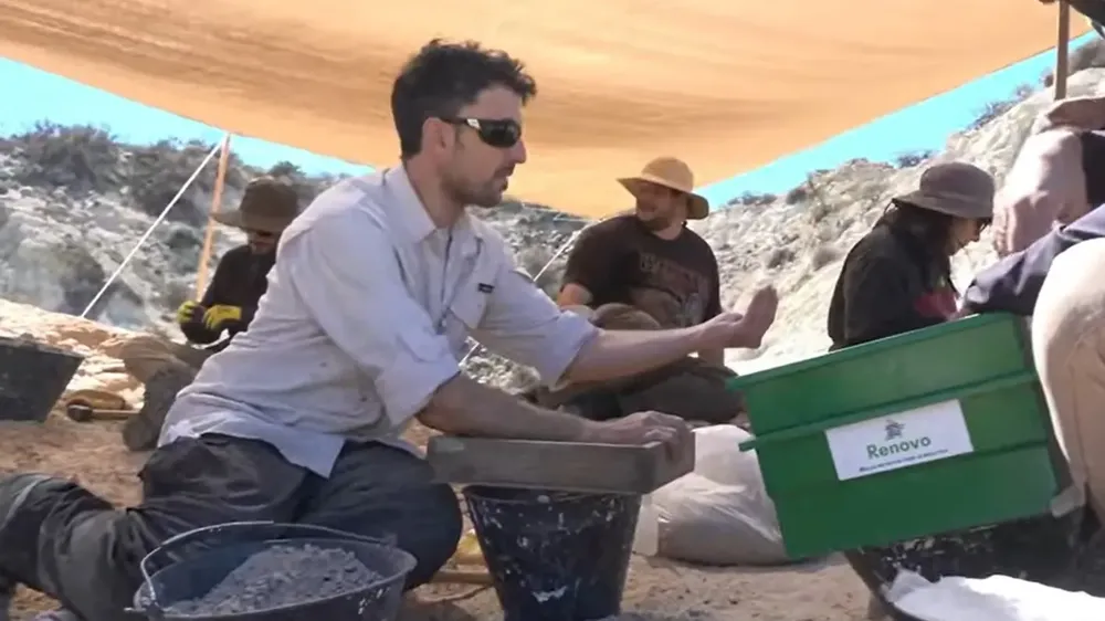 1759771632_a77394de7420ab2dcbf8