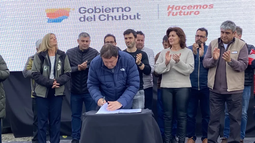 1758972118_c9f9332068023c400762