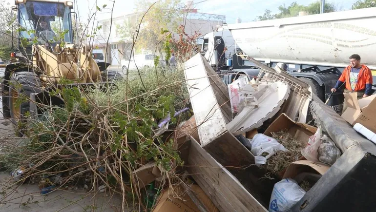 limpieza-urbana-residuos-basura-puerta-puertajpg