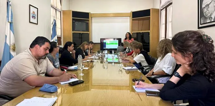 web-Equipo-seleccion-becas-696x344