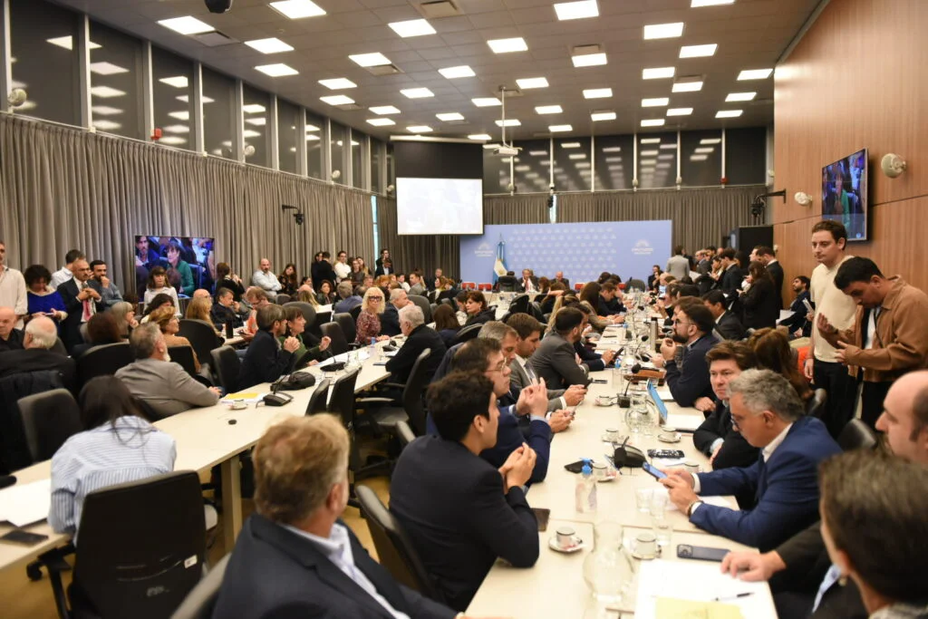 comicion-glciares-diputados-1024x683