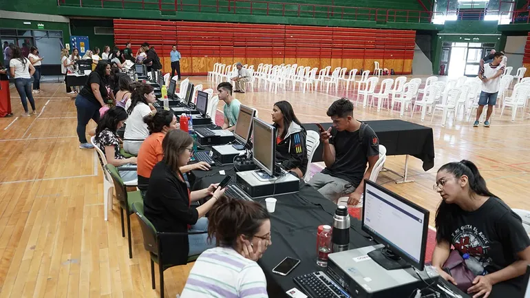 sfp-actializacion-usuarios-planes-sociales-ruca-che-tarjetas-7jpg (1)