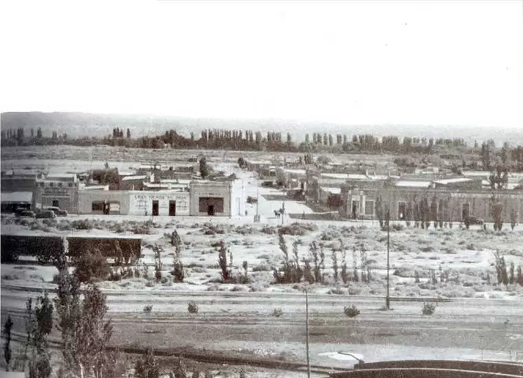 18-La-calle-Sarmiento-1930-Neuquen