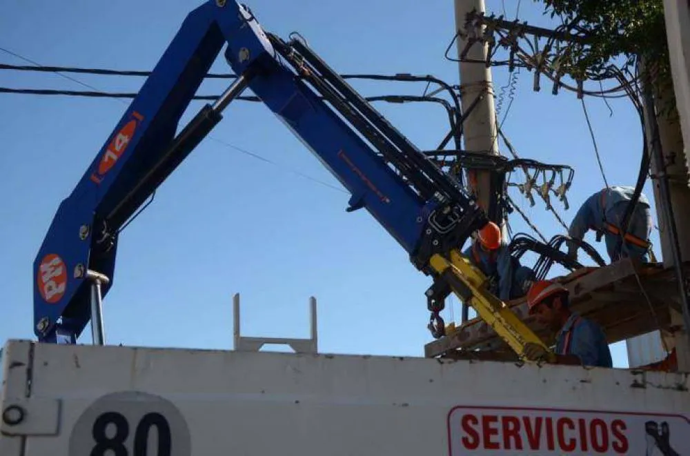 nota-1479336-trabajadores-calf-continuan-medidas-fuerza-817602