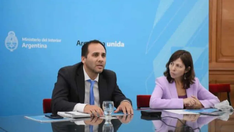 62c5e3c9aceaf_905_510!