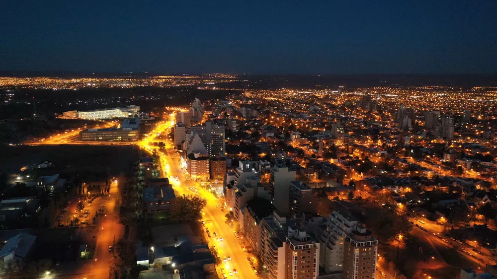 Ciudad de Neuquén de noche