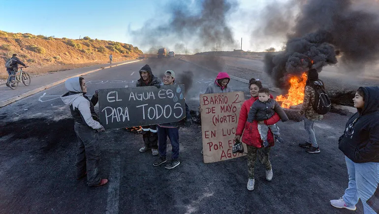 toma-2-mayo-corte-calle-casimiro-gomez-01jpg