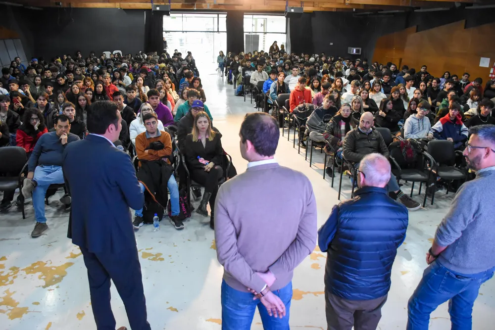 Conectar y Proyectar_-3