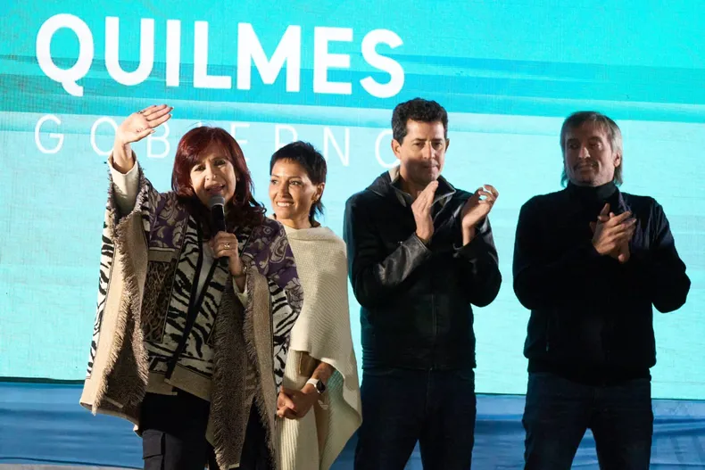 cristina-wado-mayra-mendoza-y-maximo-kirchner