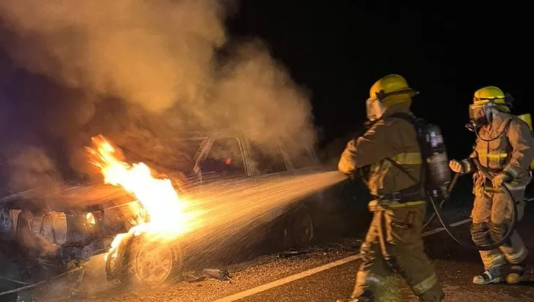 auto-incendiado-picun-leufu-1jpg