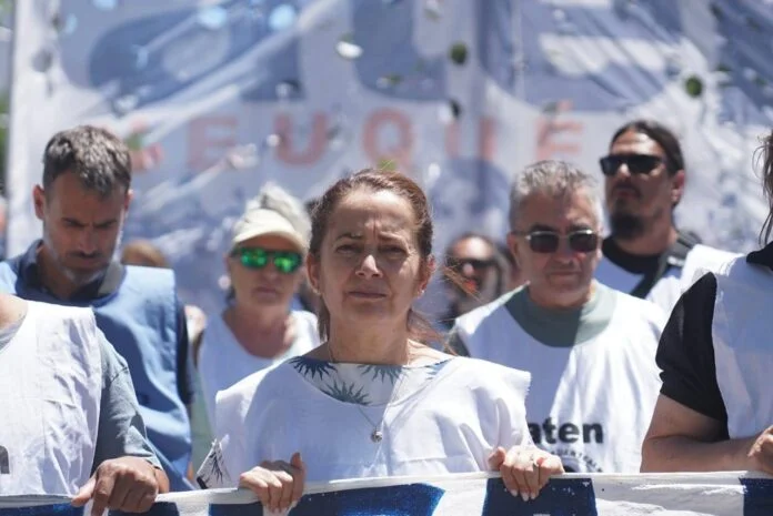 596757284_819986230851671_6732026459646635529_n-696x465