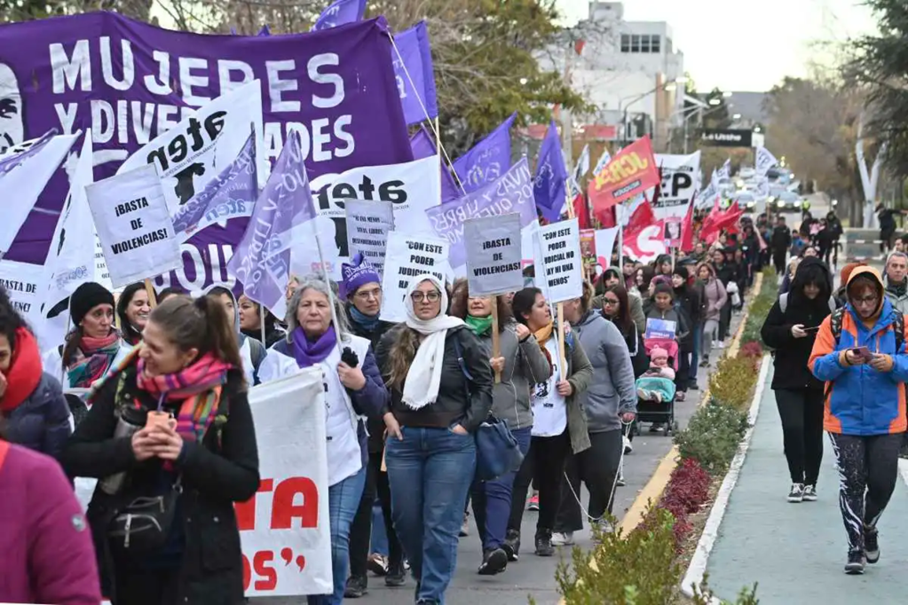 Neuquen-Marcha-Ni-una-menos-salto-16