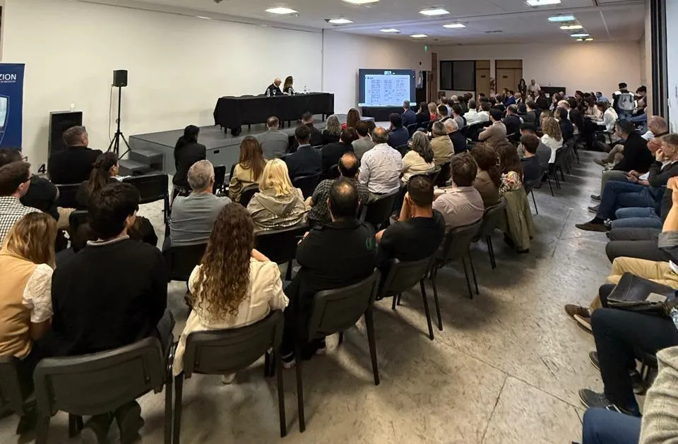 WhatsApp Image 2025-10-22 at 16.34.28