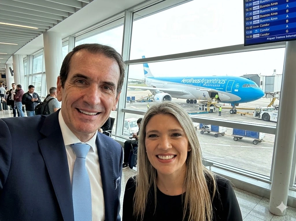 Cervi-Marquez-en-aeropuerto