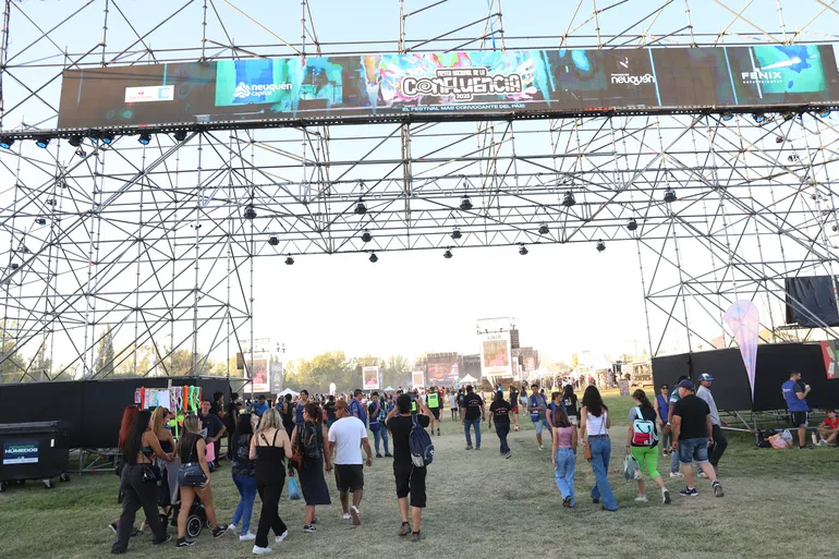 fiesta-la-confluencia-2025-jueves-4