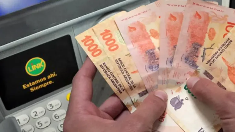 dinero-sueldo-cajero-automatico