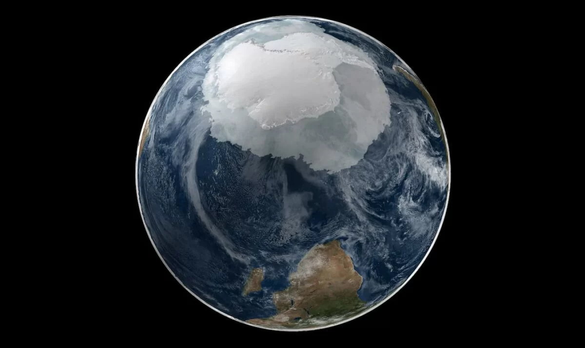 2048px-Global_View_of_the_Arctic_and_Antarctic-1-1200x713