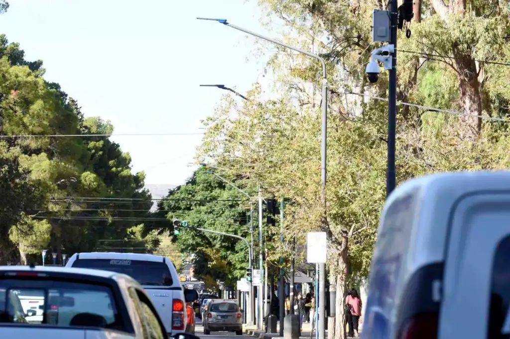 neuquen-fotomultas-transito-velocidad-municipalidad-foto-mati-subat-MES_5077