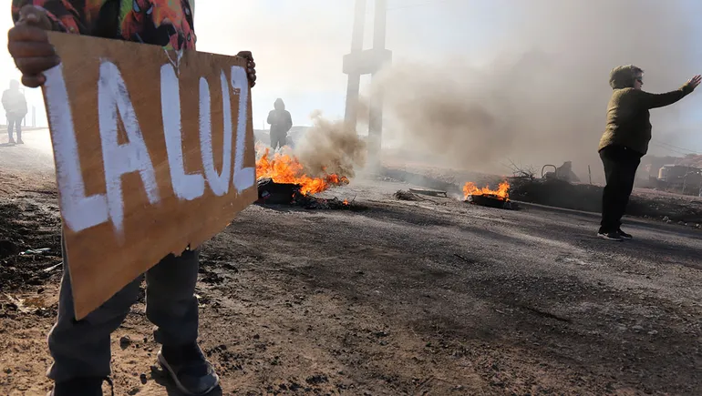 sfp-vecinos-toma-casimiro-gomez-cortan-la-calle-8jpg
