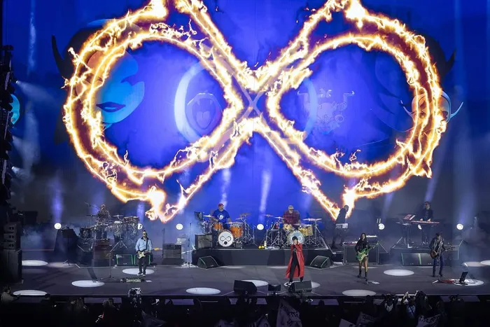 935385-los-20piojos-20en-20river-201