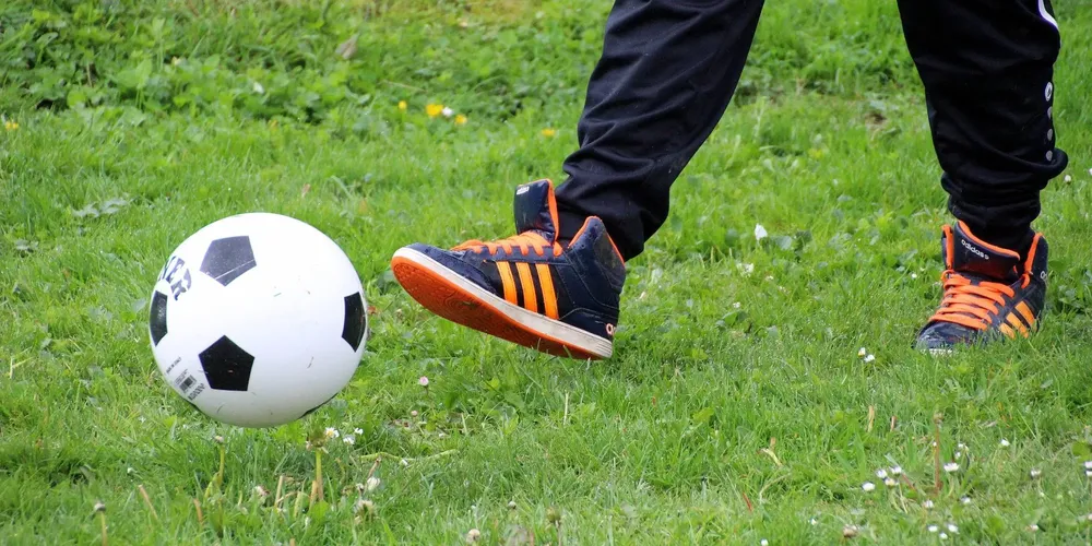 ball-1414400_1920-1920x960