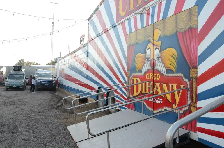 circo-dihany-1jpg