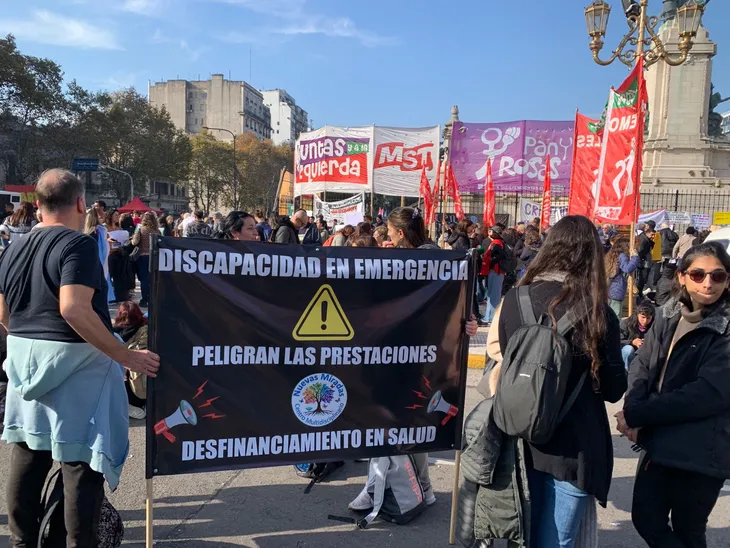 marcha-jubilados-garrahan-ni-una-menos-2jpeg
