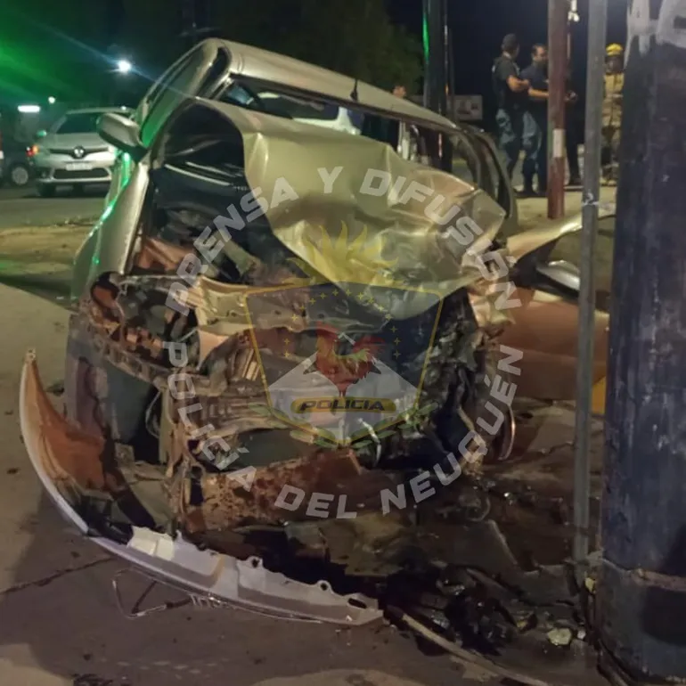 accidente-auto-avenida-mosconi-interna-