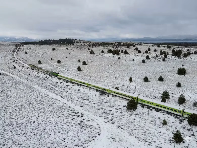 el-tren-conecta-el-mar-con-la-cordillera-y-2TINRJBQHJHRFL2X6X5WOUYPQY