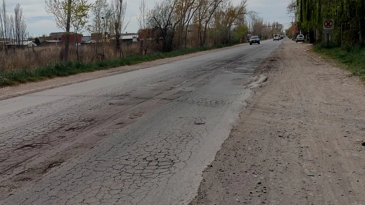 Avenida-IIllia-Cipolletti-Belen-barrera