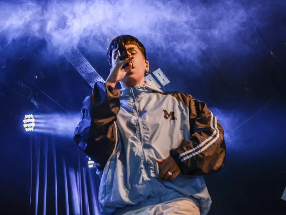 d6wgUhjC2_2000x1500__1