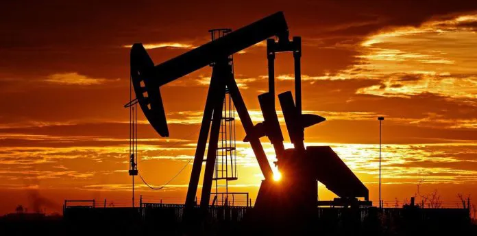 web-PETROLEO-PRODUCCION_184602-696x344