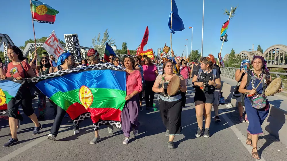 Apoyo a los mapu