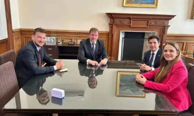 german-kiczka-casa-rosadajpg